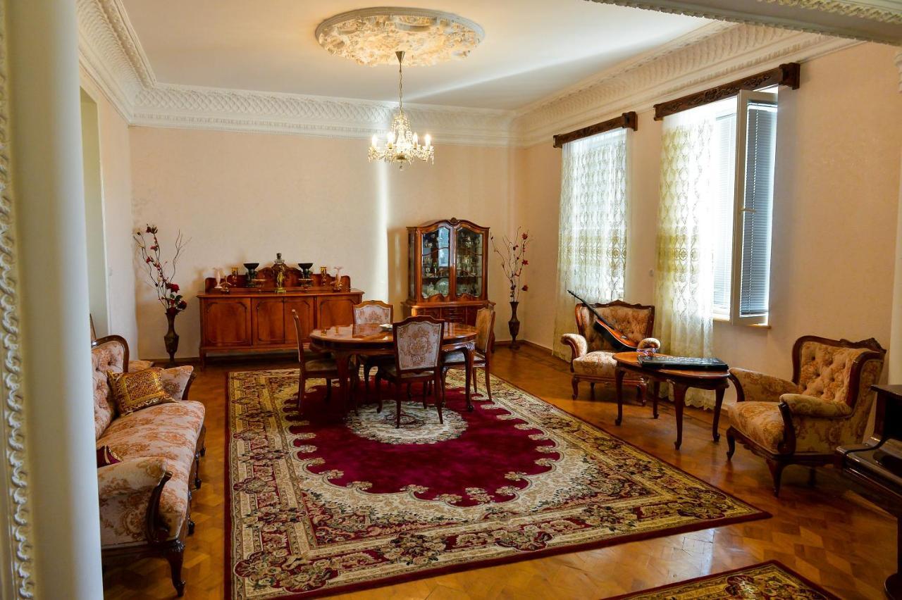 קוטאיסי Gold Guest House מראה חיצוני תמונה