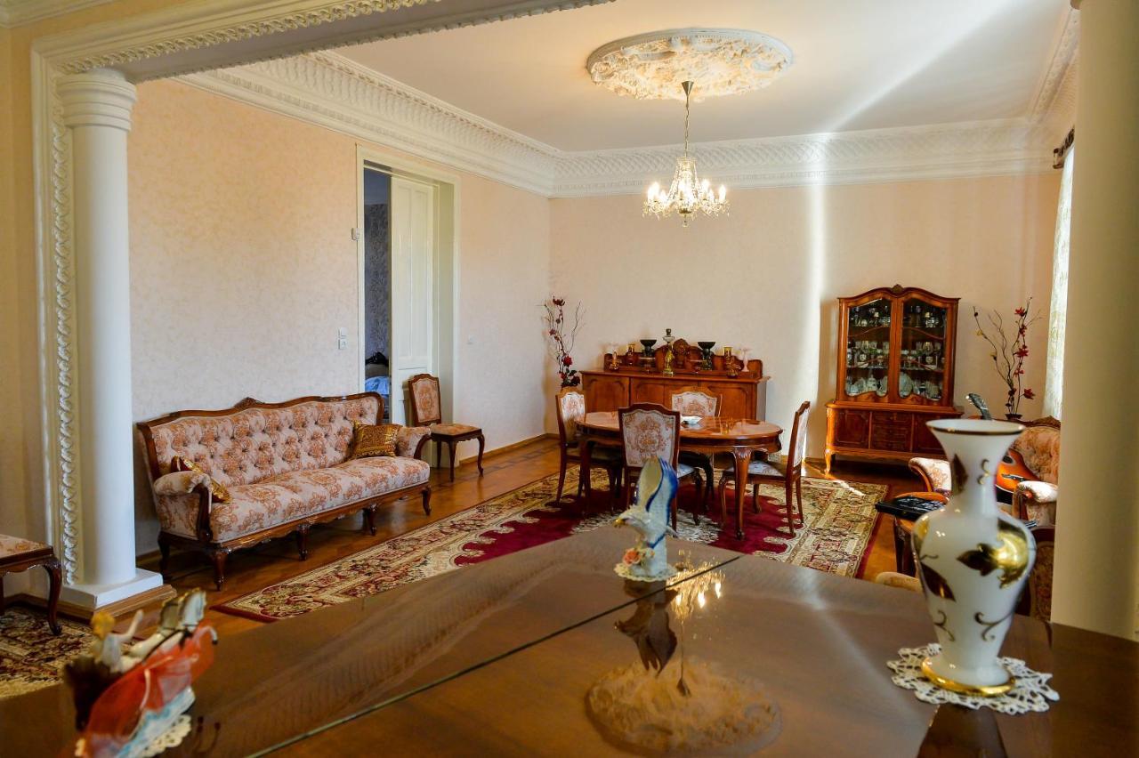 קוטאיסי Gold Guest House מראה חיצוני תמונה