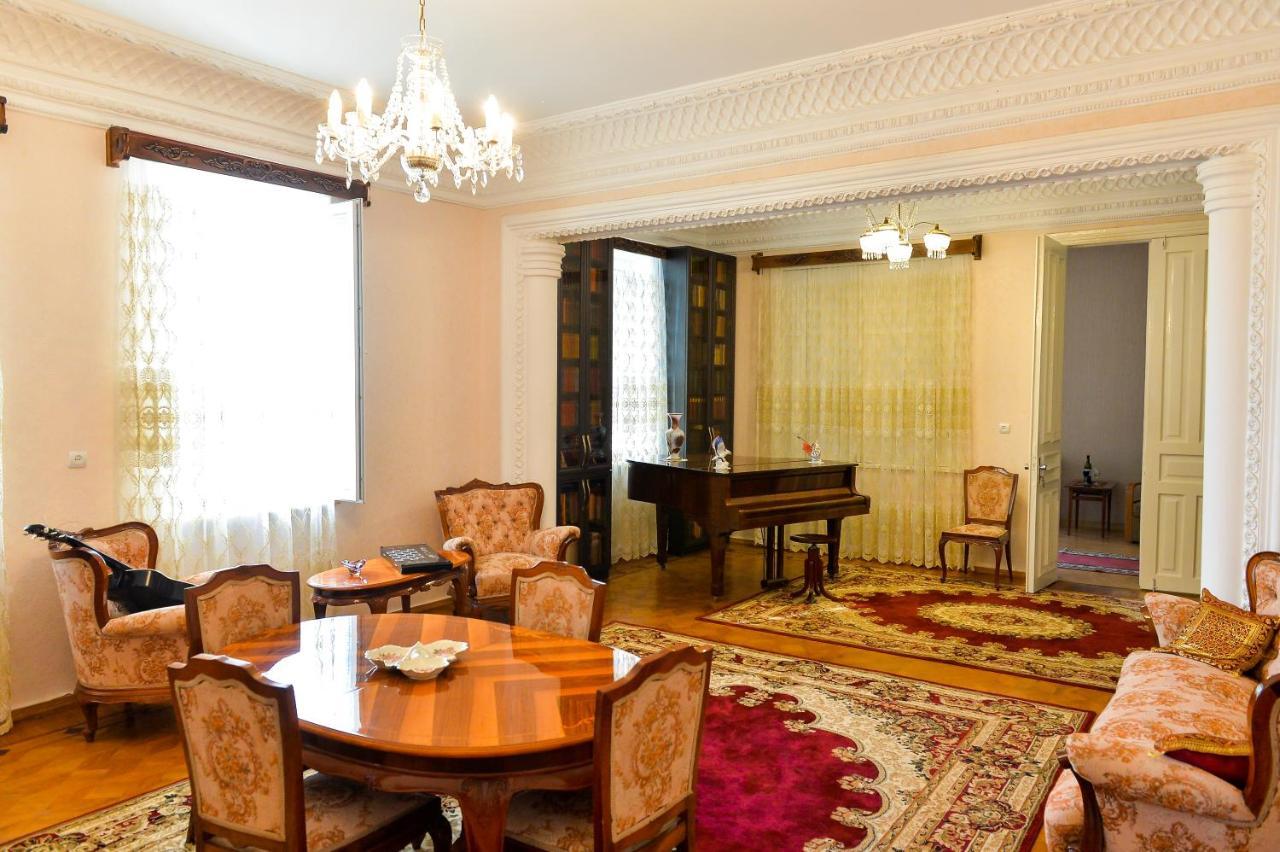 קוטאיסי Gold Guest House מראה חיצוני תמונה