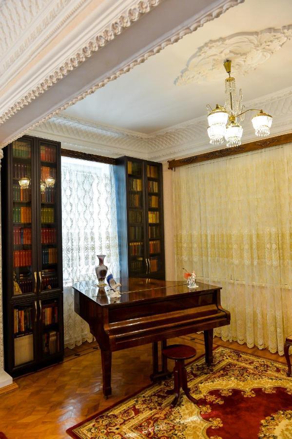 קוטאיסי Gold Guest House מראה חיצוני תמונה