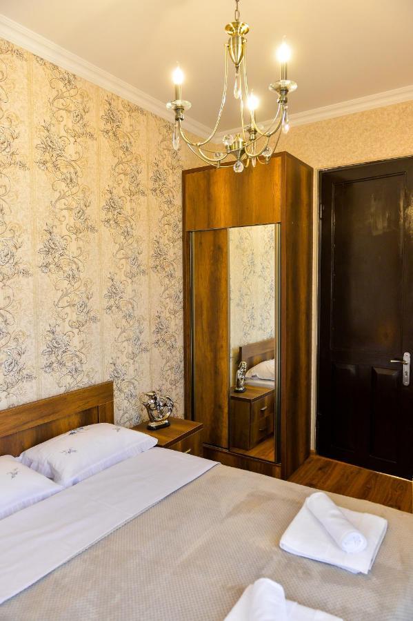קוטאיסי Gold Guest House מראה חיצוני תמונה