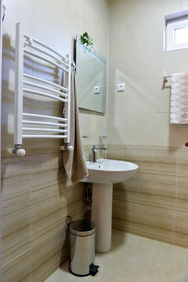 קוטאיסי Gold Guest House מראה חיצוני תמונה