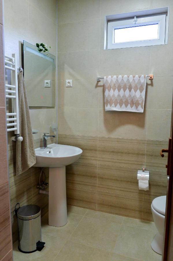 קוטאיסי Gold Guest House מראה חיצוני תמונה