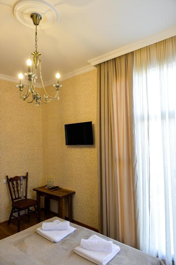 קוטאיסי Gold Guest House מראה חיצוני תמונה